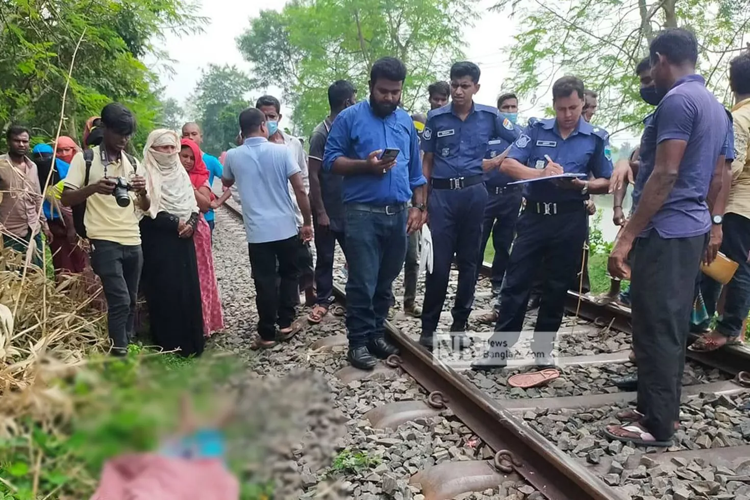 নরসিংদীতে ট্রেনে কাটা মাদ্রাসার শিক্ষার্থী ও কিশোরের মৃত্যু