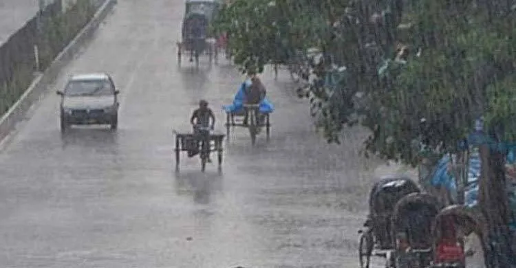 ২ বিভাগে ভারী বৃষ্টির আভাস, চট্টগ্রামে পাহাড় ধসের শঙ্কা