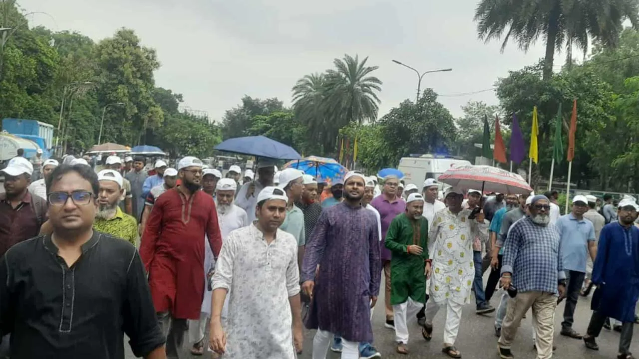 বৃষ্টি উপেক্ষা করে জুলাই পুনর্জাগরণ অনুষ্ঠানে জনতার ঢল