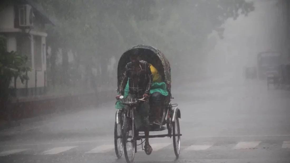 Heavy rain likely in Dhaka, 3 other divisions