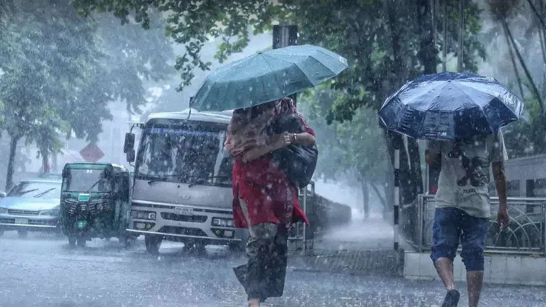 ৪ বিভাগে অতি ভারী বৃষ্টির আভাস, ১৭ নদীবন্দরে সতর্কতা
