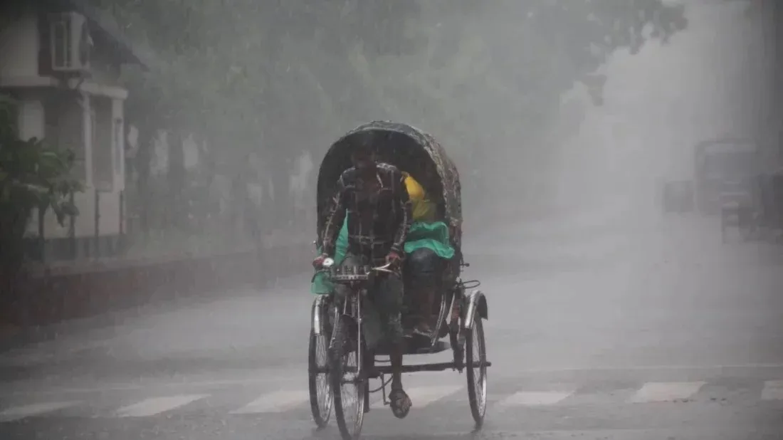 হঠাৎ সৃষ্ট কালবৈশাখী ব্যতিত গরম কমার সম্ভাবনা নেই!