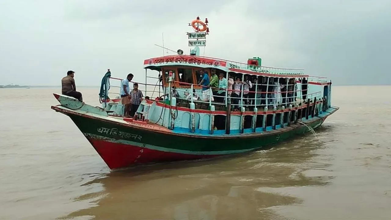 ৪৬ ঘণ্টা পর দৌলতদিয়া-পাটুরিয়া নৌরুটে লঞ্চ চলাচল শুরু