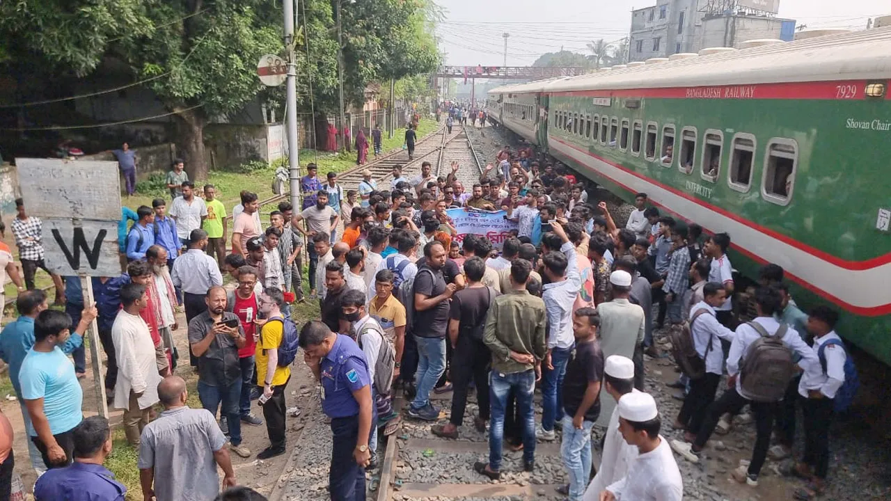 বেনাপোল ও সুন্দরবন এক্সপ্রেসের রুট পরিবর্তন হচ্ছে না : রাজবাড়ীর ডিসি