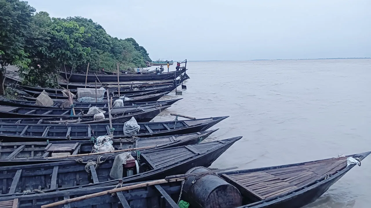 পদ্মায় পানি বাড়েছে, রাজশাহীতে বন্যা আতঙ্ক