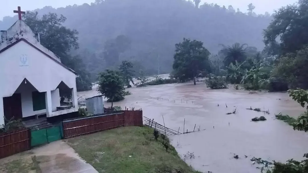 রাঙামাটিতে ৬০টি পাহাড়ধসের ঘটনা, আশ্রয়কেন্দ্রে ৪ হাজার ১৬৬ জন