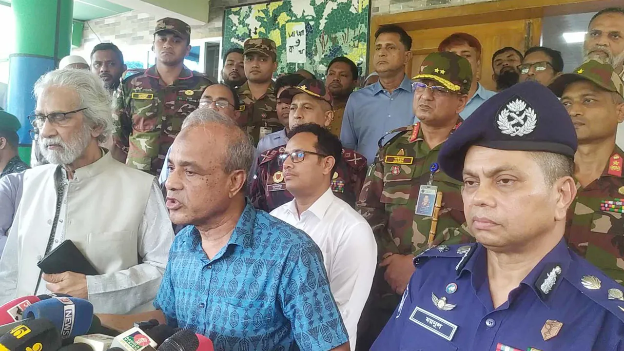 আইনশৃঙ্খলা অবনতির চেষ্টা করলে কোনো ছাড় দেওয়া হবে না : স্বরাষ্ট্র উপদেষ্টা