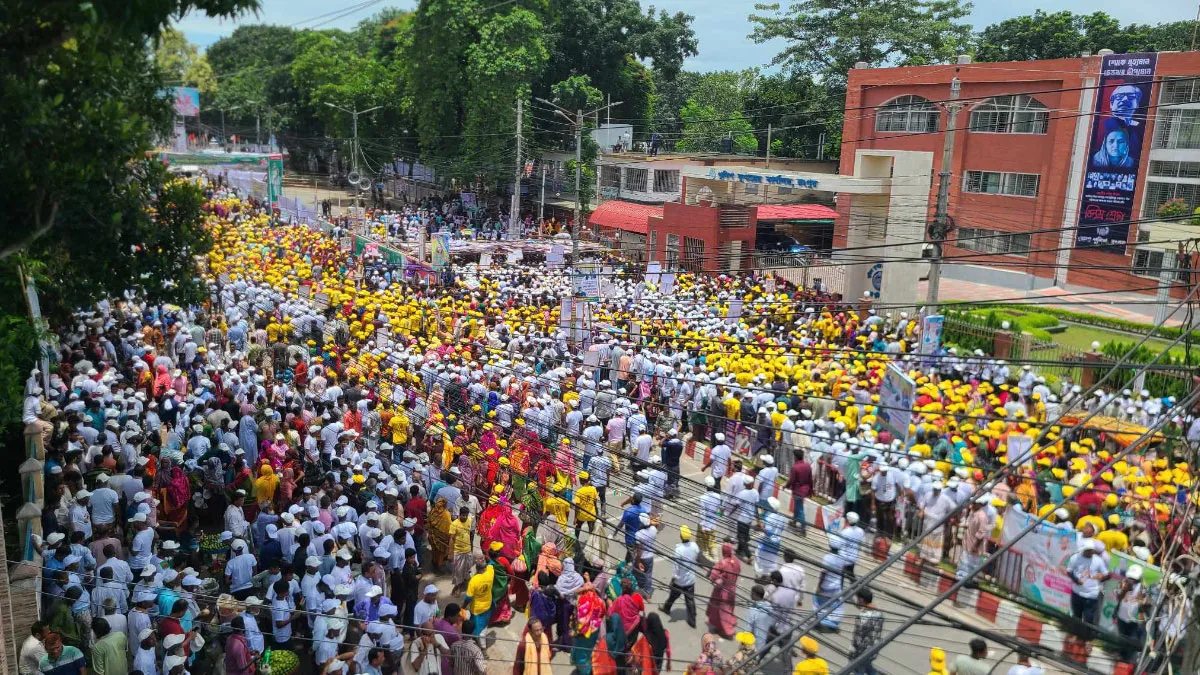 প্রধানমন্ত্রীর জনসভা শুরু, মাঠ উপচে সড়কে নেতাকর্মীরা
