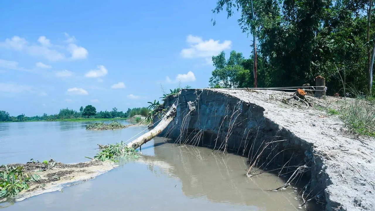 ‘৭ দিন থাকি মরণের তিস্তার ভাঙন শুরু হইছে, কেউ আসি দেখিল না’