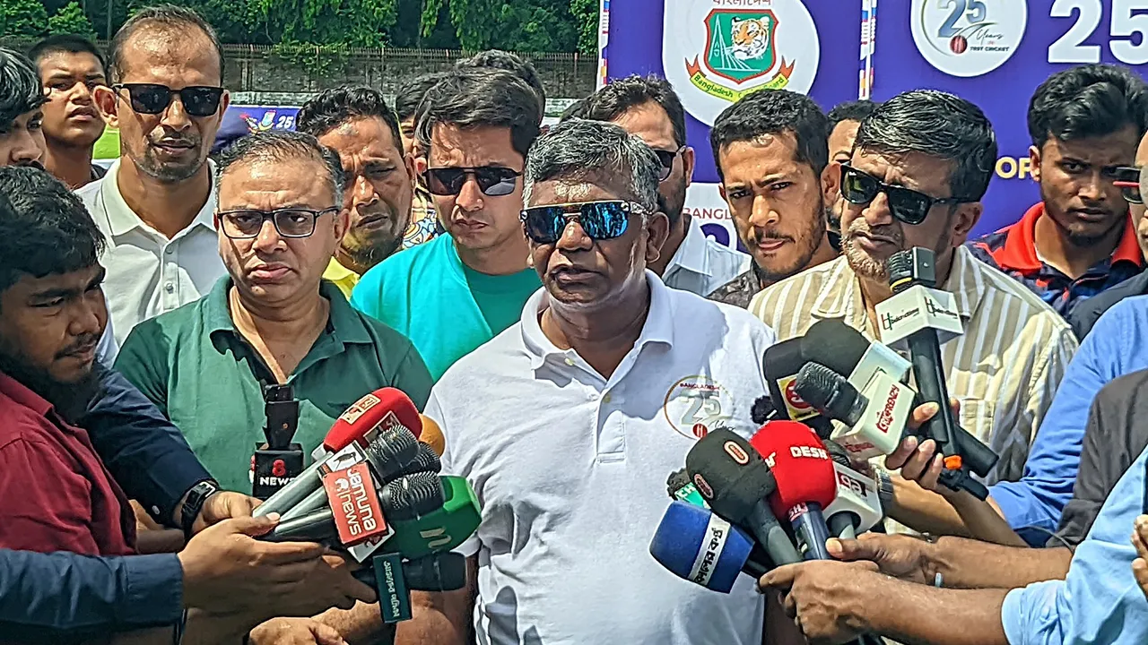 ক্রিকেটকে প্রত্যন্ত অঞ্চলে ছড়িয়ে দিতে ছুটে বেড়াচ্ছি