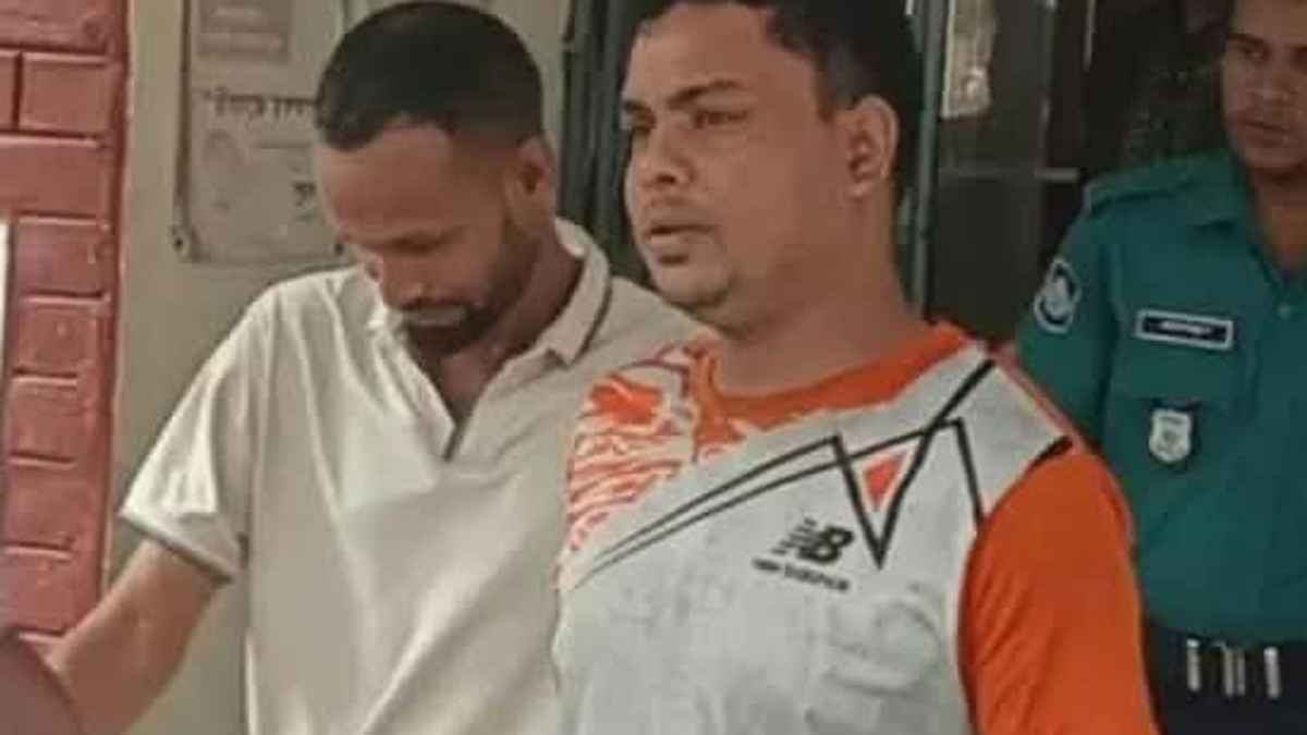 ইয়াবাসহ দুই পুলিশ সদস্য গ্রেফতার