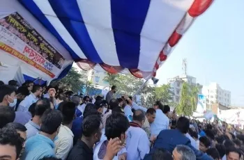 বিএনপির সমাবেশ, মঞ্চ ভেঙে পড়ে গেলেন নেতারা