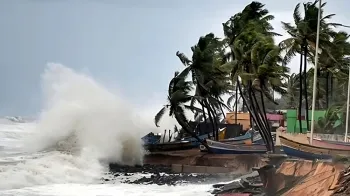 যেসব জেলায় ৬০ কিমি বেগে ঝড়ের আভাস