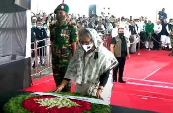 ২১ আগস্ট গ্রেনেড হামলায় নিহতদের প্রতি প্রধানমন্ত্রীর শ্রদ্ধা