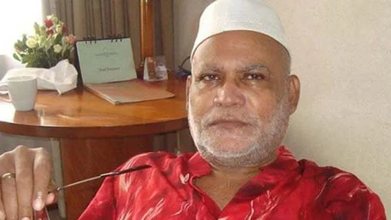 মাস্টারপাড়ার মুজিব উদ্যানে বিকেলে জয়নাল হাজারীর দাফন