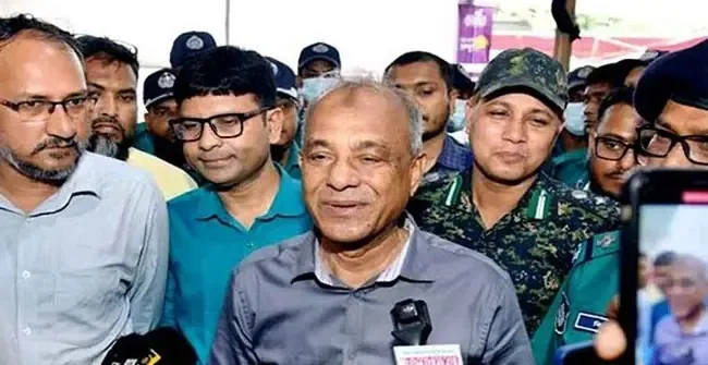 দুর্নীতিবাজরা  পালিয়ে যাওয়ায় বড় গরু বিক্রি হচ্ছে  না : স্বরাষ্ট্র উপদেষ্টা