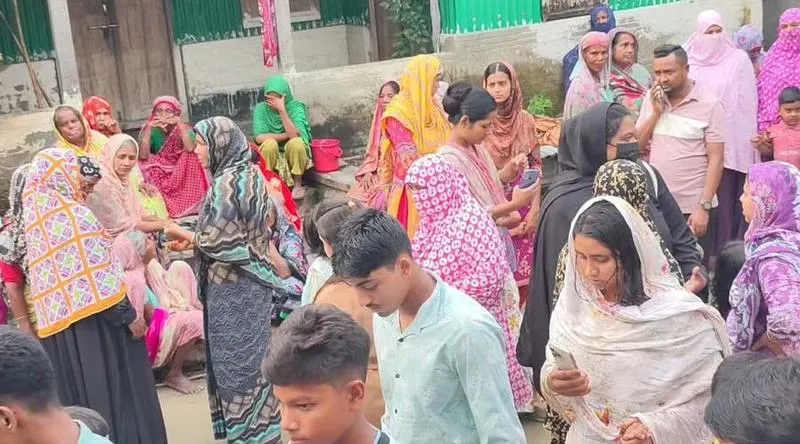 পারিবারিক কলহে পেট্রোলের আগুনে নারীসহ দগ্ধ ৫