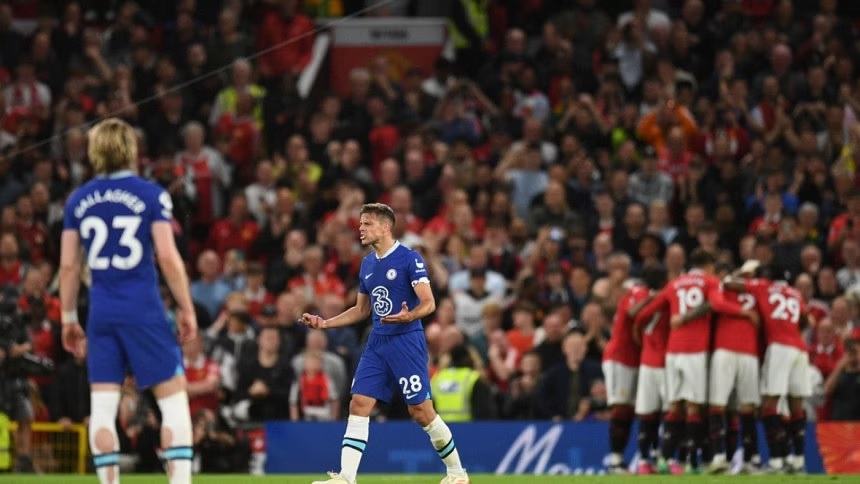 Man U thrash Chelsea to secure Champions League return