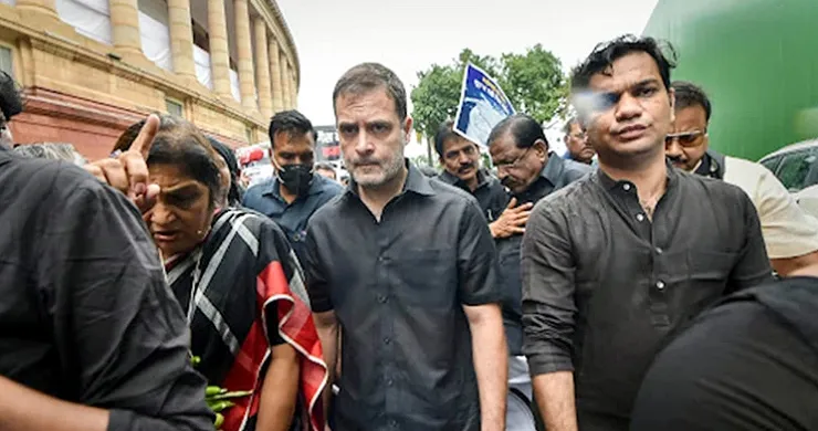 ফের আটক রাহুল গান্ধী