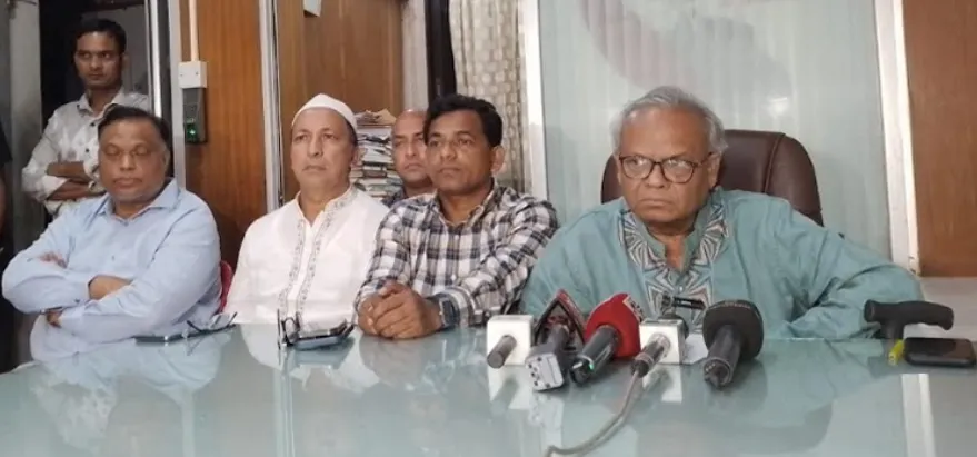 হত্যার উদ্দেশে খালেদাকে বিদেশে চিকিৎসার সুযোগ দেওয়া হচ্ছে না: রিজভী
