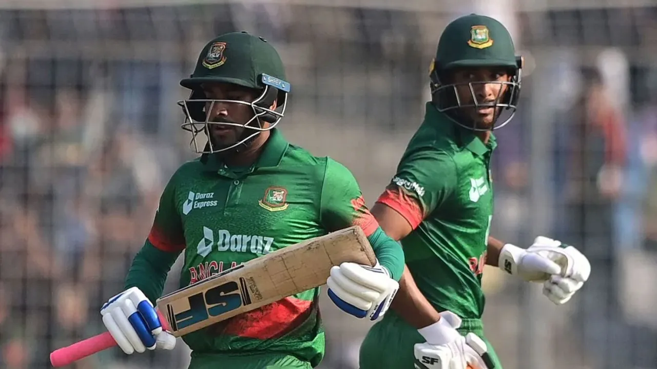 মিরাজের ফিফটি, সাজঘরে ফিরলেন মাহমুদউল্লাহ