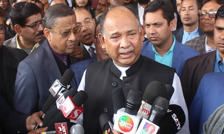 স্টেশনে অব্যবস্থাপনা, ক্ষুব্ধ রেলমন্ত্রী