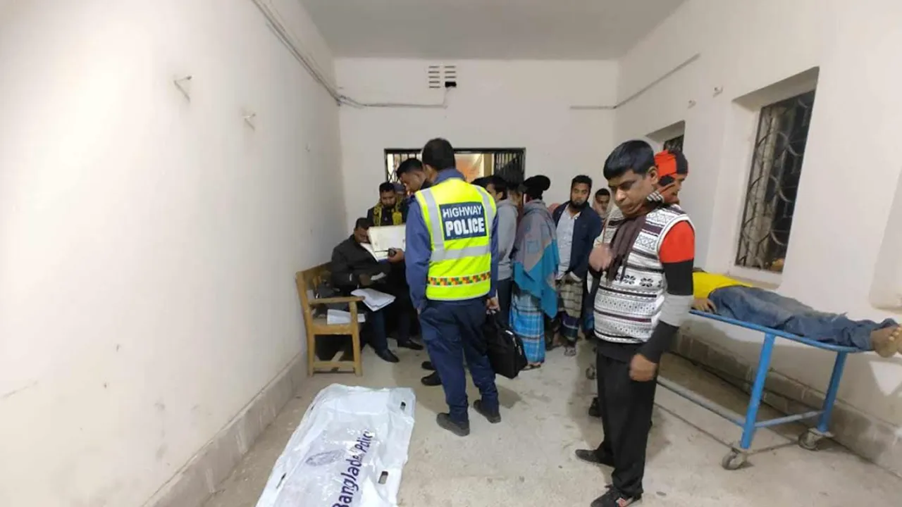 একসাথে দুই ভাইয়ের মৃত্যু, বিয়েবাড়ির আনন্দ মুহূর্তেই বদলে গেল শোকে