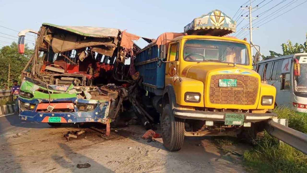 road-accident-20250820120252 (1)