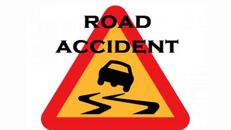 4 killed in road crash in 3 districts