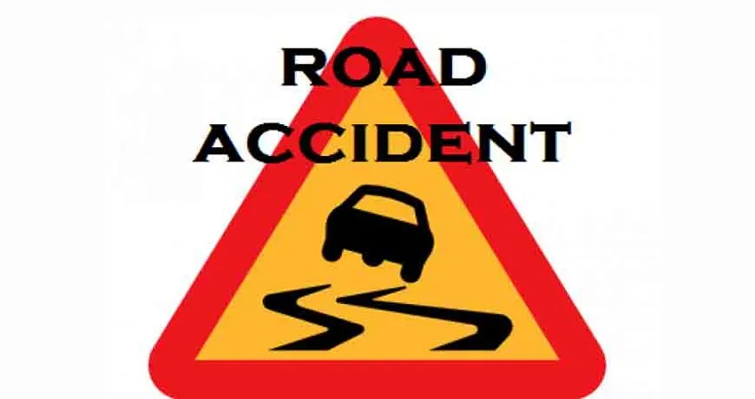 4 killed in road crash in 3 districts