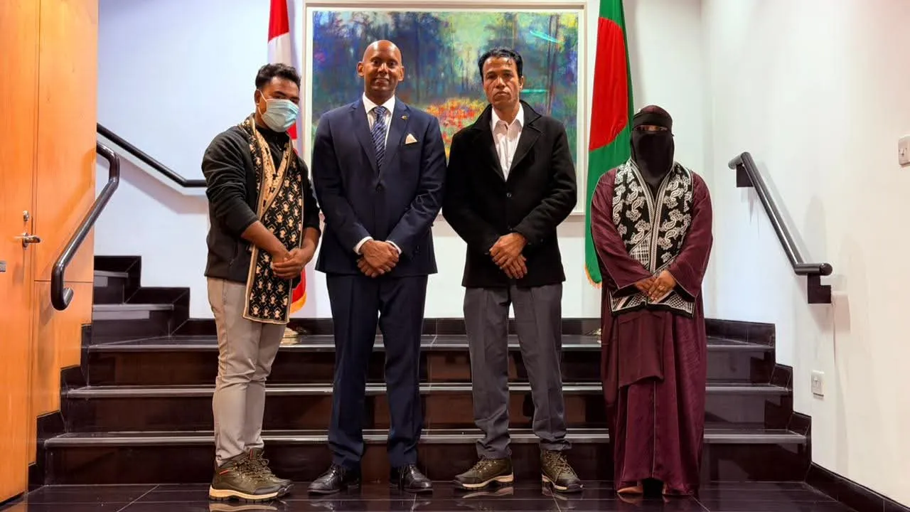 সাক্ষ্য দিতে যাওয়া তিন রো‌হিঙ্গার সঙ্গে হাইকমিশনারের সাক্ষাৎ