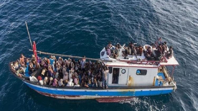 135 Rohingyas going to Malaysia on boat stopped at Sonadia Island