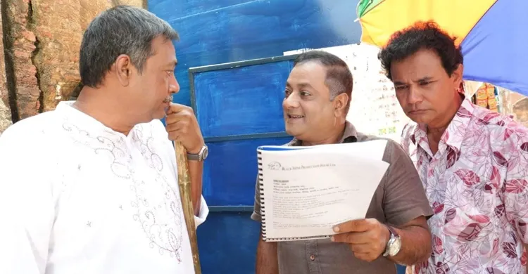 ছাড়পত্র পেয়েছে সিনেমা ‘রং ঢং’