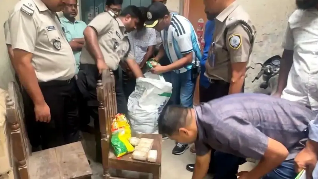 কুরিয়ারে আসা চায়ের প্যাকেটে মিলল ১২ হাজার পিস ইয়াবা