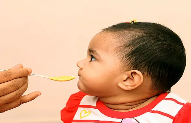শিশুকে খাওয়াতে প্রয়োগ করুন এই ৭ উপায়