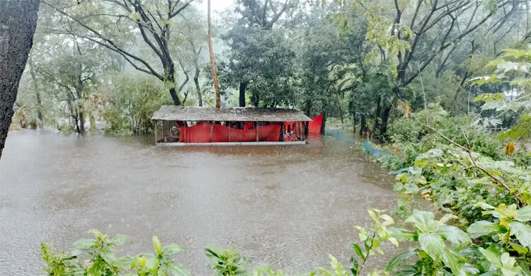 লক্ষ্মীপুরে ৬ লাখ মানুষ পানিবন্দি