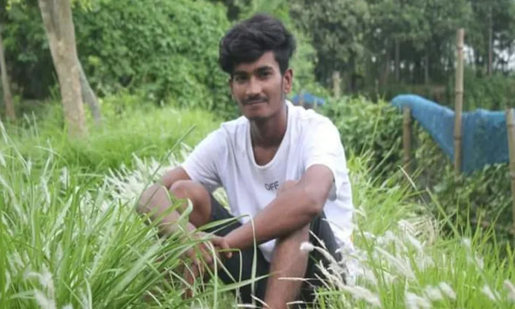 শিক্ষককে স্ট্যাম্প দিয়ে পিটিয়ে হত্যা করা সেই জিতু গ্রেপ্তার