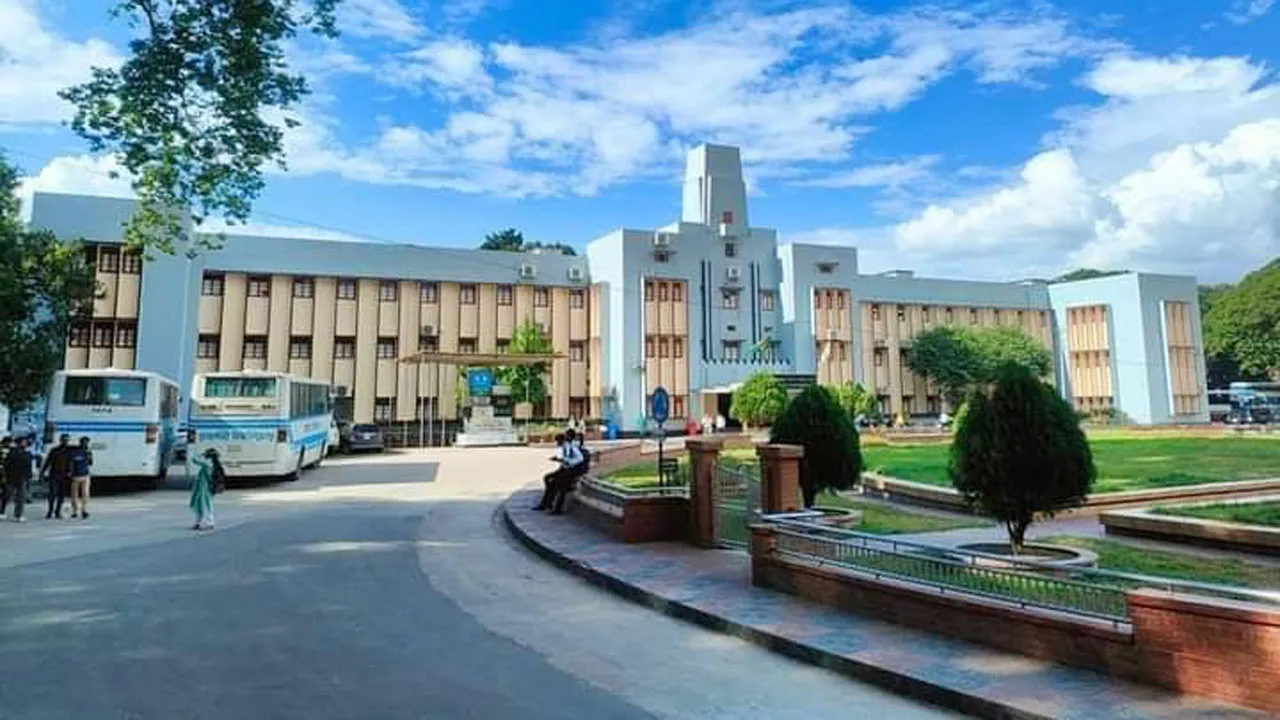রাবিতে নেই অগ্নিনির্বাপক যন্ত্র: দুর্ঘটনারোধে ব্যবস্থা নেয়ার দাবি