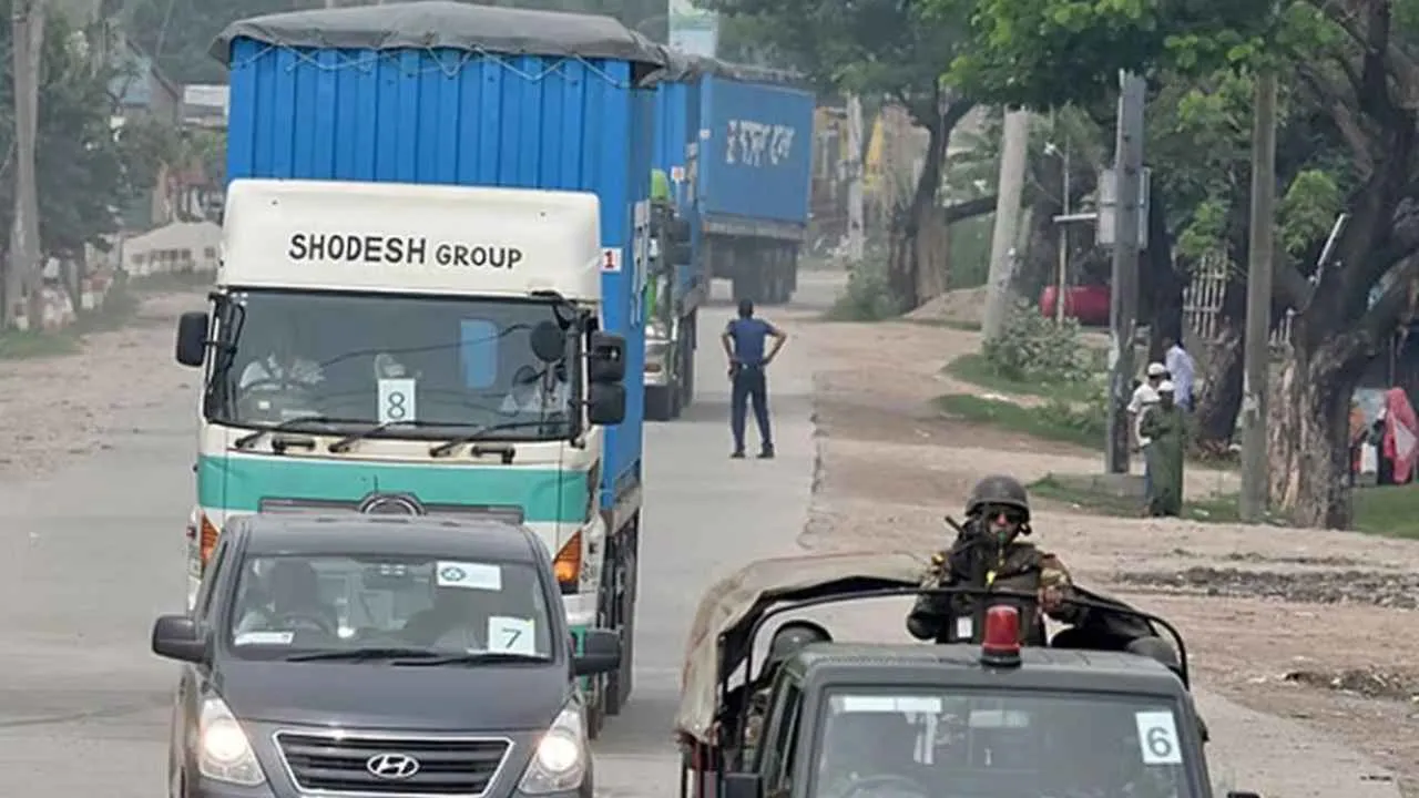 কড়া নিরাপত্তায় রূপপুরে নেওয়া হচ্ছে ইউরেনিয়ামের চালান