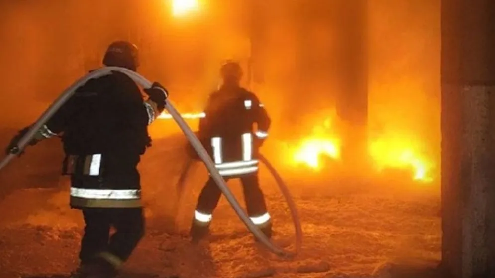 জ্বালানি স্থাপনায় রুশ হামলা, বিদ্যুৎহীন ইউক্রেনের বিভিন্ন এলাকা