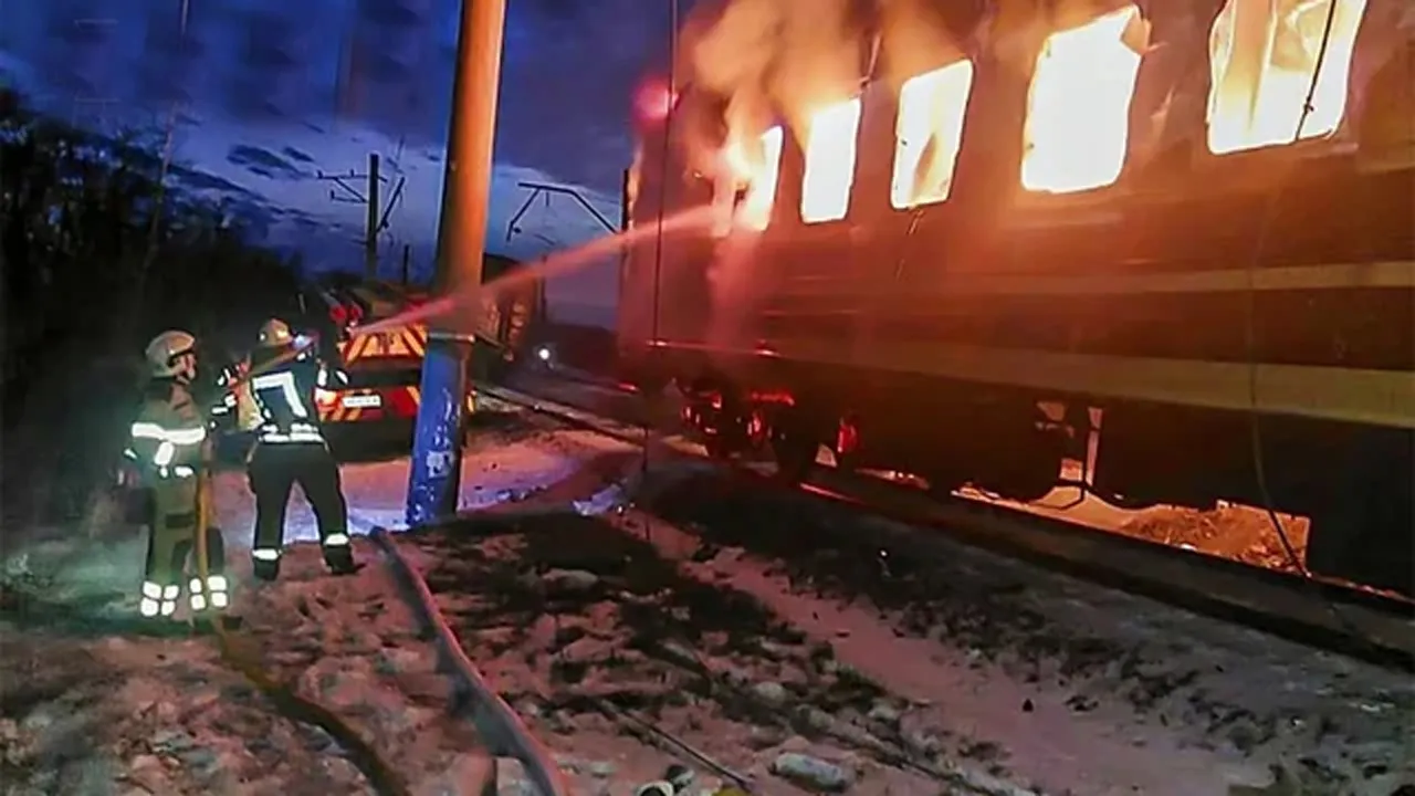 ইউক্রেনের যাত্রীবাহী ট্রেনে রাশিয়ার ড্রোন হামলা, নিহত ১২