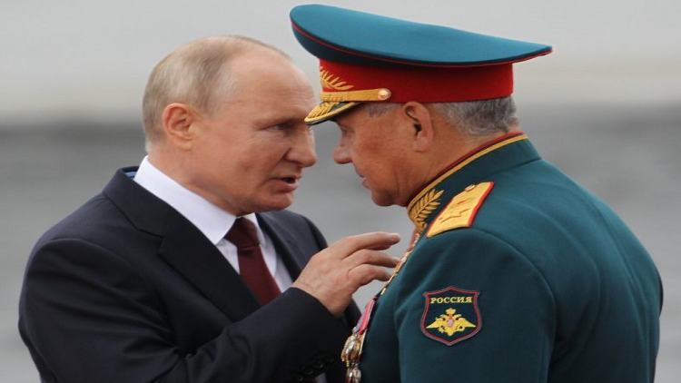 Russia discusses Ukraine in calls with France, Turkey