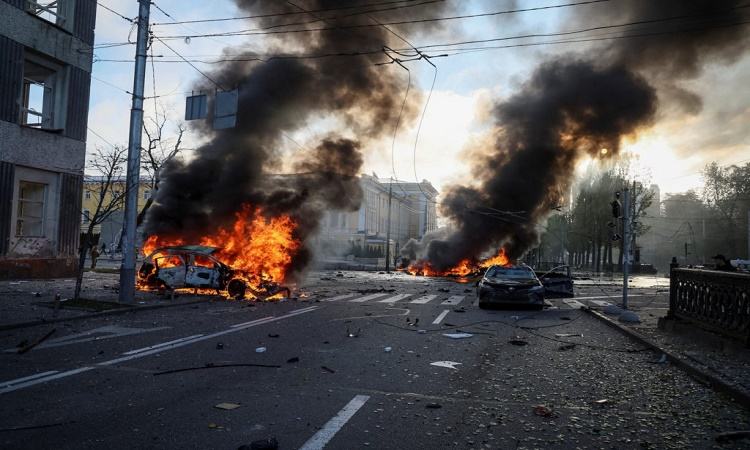 Russia launches major attack on Ukrainian infrastructure, 3 killed