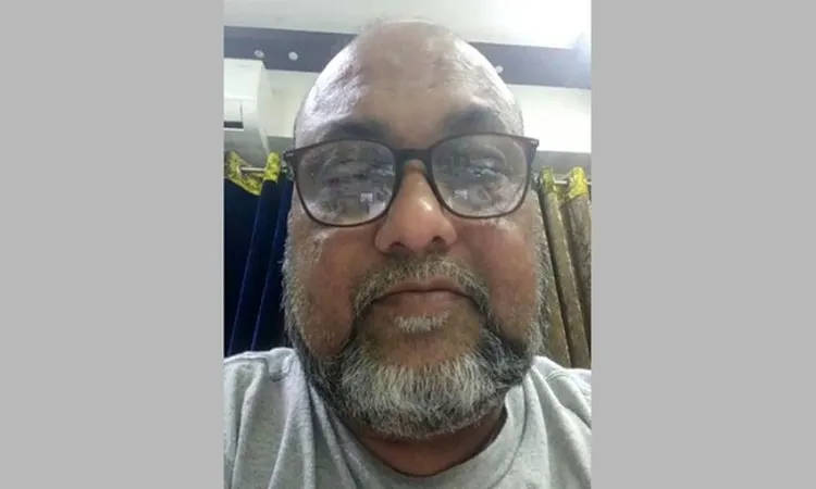 চিত্রনায়ক রিয়াজের শ্বশুরের লাইভে আত্মহত্যা