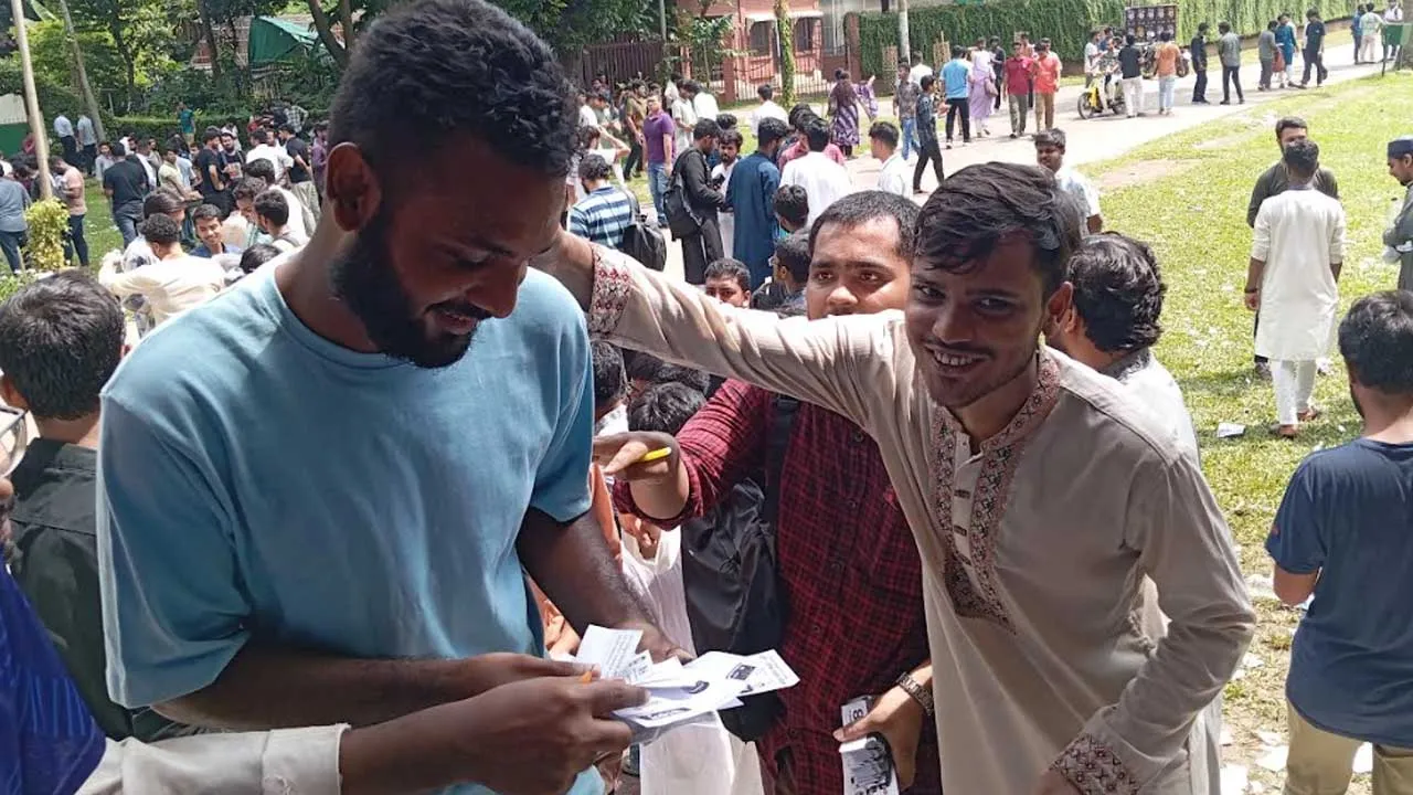ভোট দিতে লাগছে গড়ে ৬ মিনিট