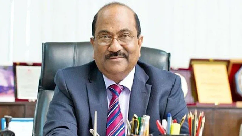 স্ত্রী, কন্যাসহ সাবেক ডেপুটি গভর্নর সুরের বিরুদ্ধে দুর্নীতির মামলা