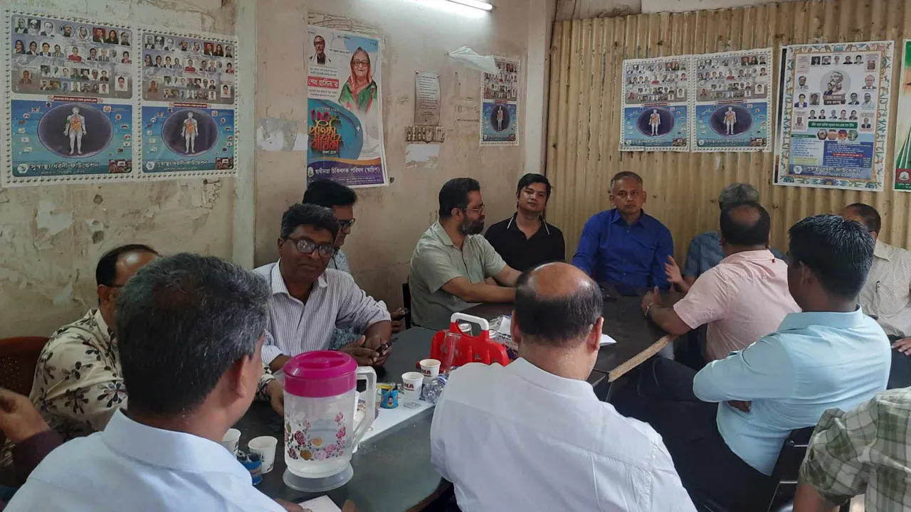 থমথমে বিএসএমএমইউ, স্বাচিপ নেতাকর্মী-পুলিশের সতর্ক অবস্থান