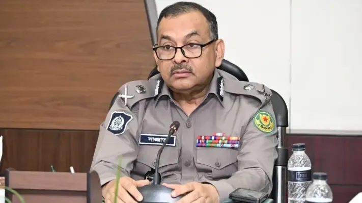 পদত্যাগ করলেন ডিএমপি কমিশনার