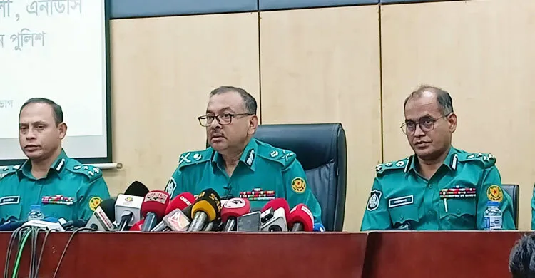 ১৫ বছরে রাজনৈতিক পরিচয়ে পুলিশে ৮০-৯০ হাজার নিয়োগ: ডিএমপি কমিশনার