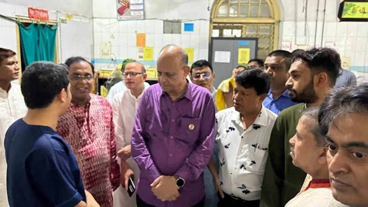 ঈদের দিন আকস্মিক হাসপাতাল পরিদর্শনে স্বাস্থ্যমন্ত্রী